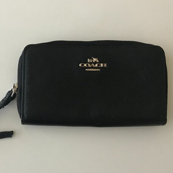 Coach Handbags - Coach Black Leather Zip Wristlet Wallet